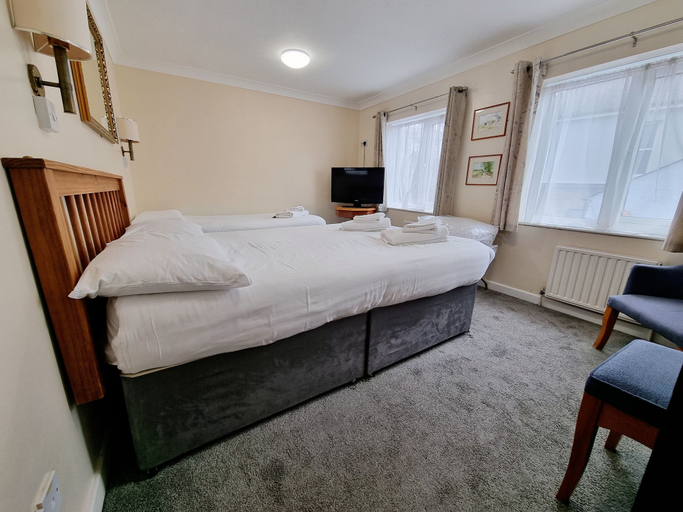 Bedroom 3, The Sportsmans Inn, Devon