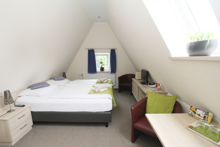 Bedroom 2, grünblau Vitalpension, Rostock