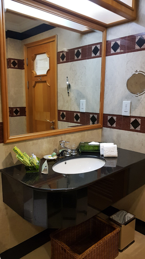 Bathroom 4, The Rizqun International Hotel, Bandar Seri Begawan