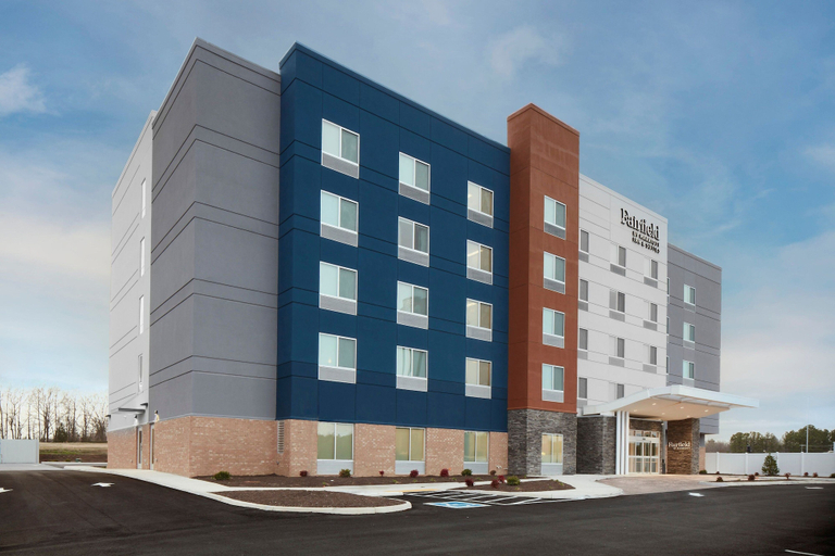 Exterior & Views 2, Fairfield Inn & Suites by Marriott Stony Creek, Sussex