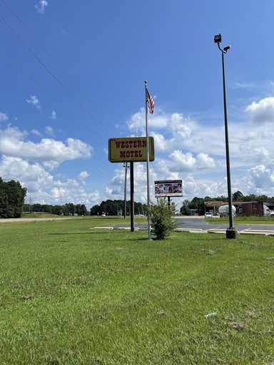 Others 5, Westen Motel, Kemper