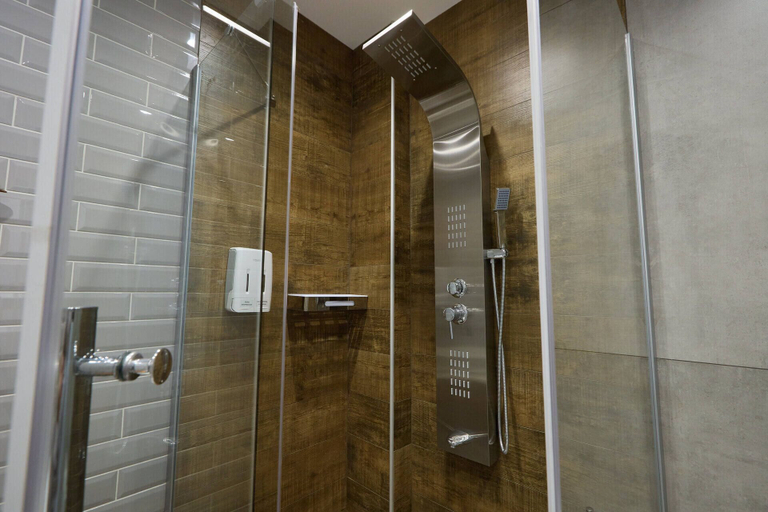 Bathroom 4, Vpechatlenia, Ekaterinburg gorsovet