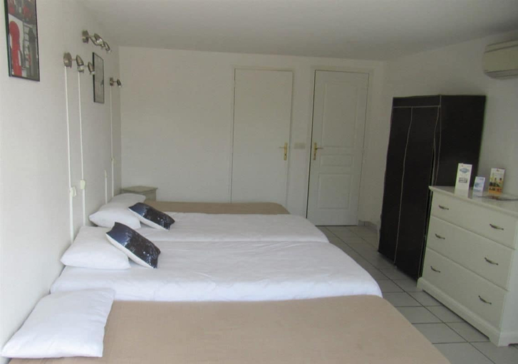 Bedroom 4, Hotel Royal Residence, Paris