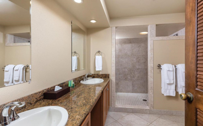Bathroom 5, Kona Coast Resort by VRHost, Hawaii