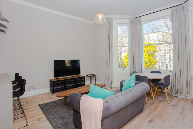 Others 3, Modern & Spacious 1 Bedroom Apartment in London, London