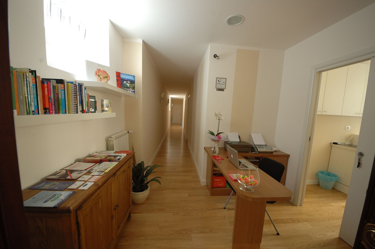 Others 5, Residenza Dei Gracchi, Roma