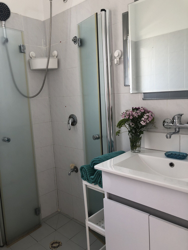Bathroom 3, Apartment Oskar Beach
