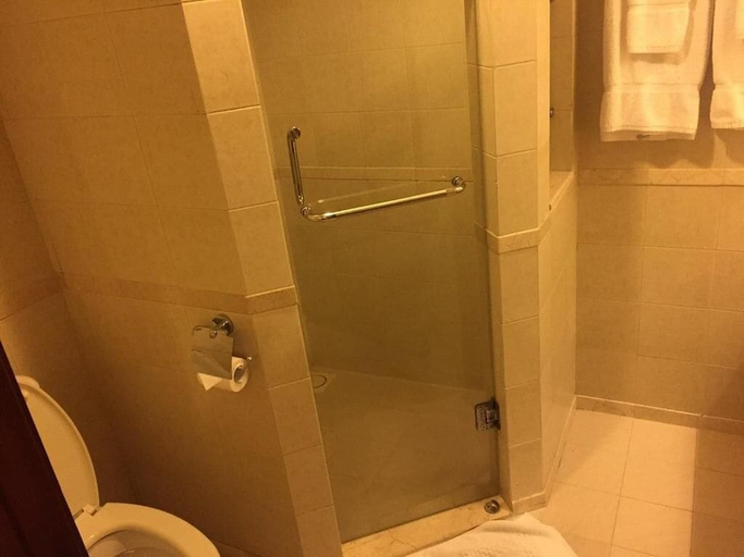 Bathroom 3, Embassy Inn Hotel Karachi, Karachi