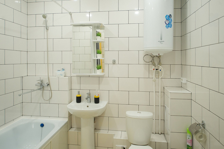Bathroom 3, Abri Luxe Headliner, Perm' gorsovet