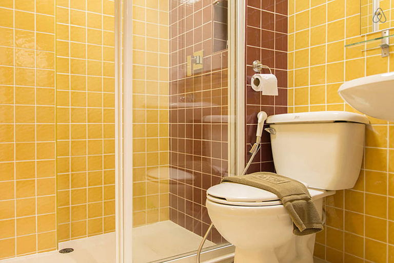 Bathroom 5, Golden House BTS Chidlom Bangkok, Ratchathewi