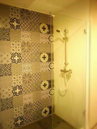 Bathroom 4, Royal Diamond Hotel, Muang Phetchaburi