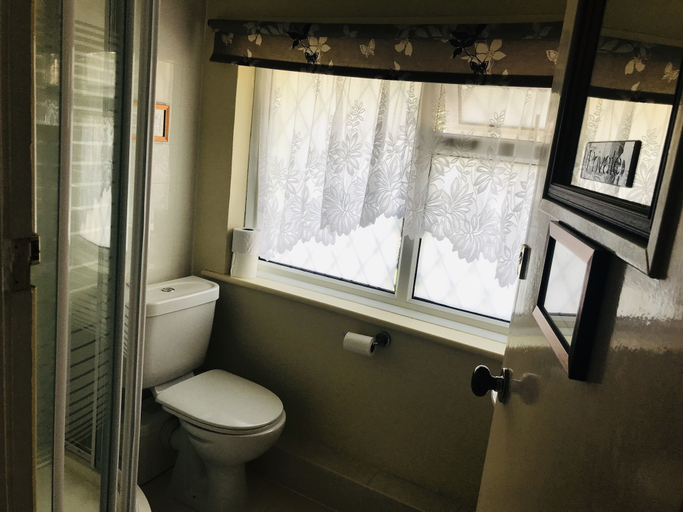 Bathroom, Plas Tirion, Conwy