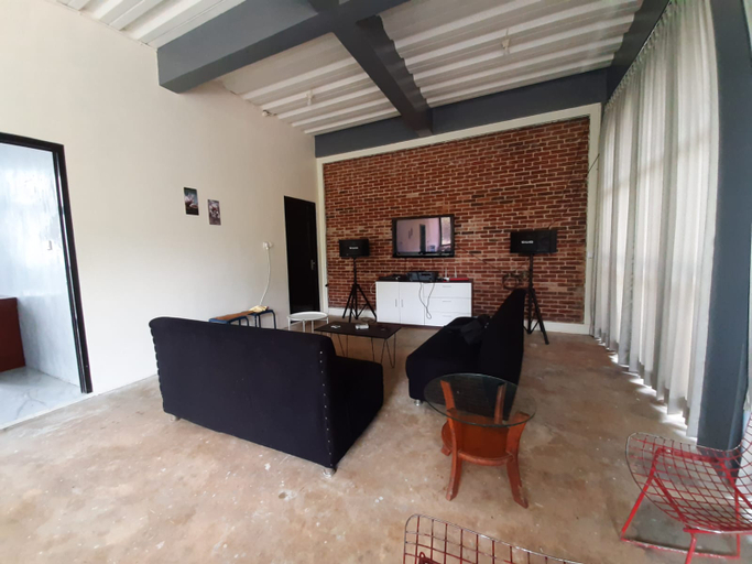 Others 4, Villa Bundadari, Bandung