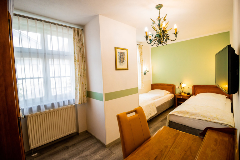 Bedroom 4, Hotel Gasthof Rössle, Ravensburg