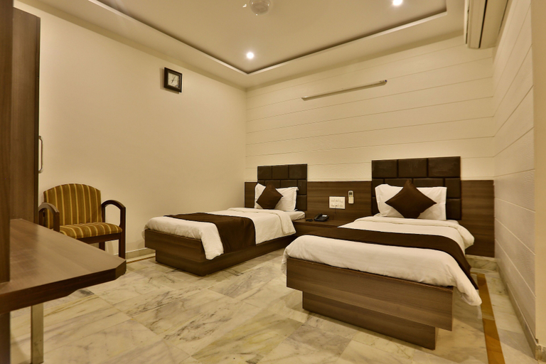 Bedroom 2, Hotel Kamran Palace, Ahmadabad