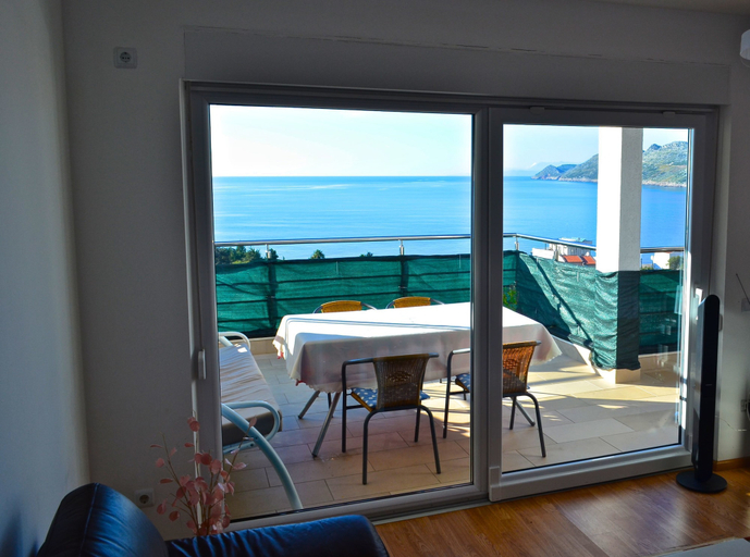 Others 5, Villa Dobre Vode