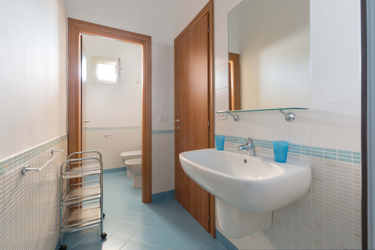 Bathroom 4, 2089 Casa Bouganville, Taranto