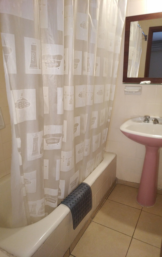 Bathroom 4, Crystal Hotel, Capital