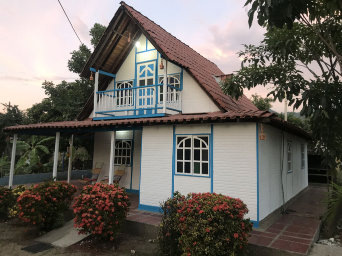 Exterior & Views