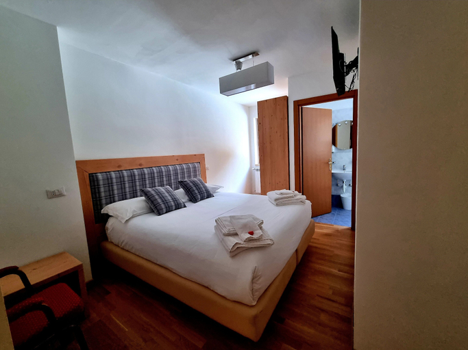 Bedroom 3, Hotel Piz Boè, Trento