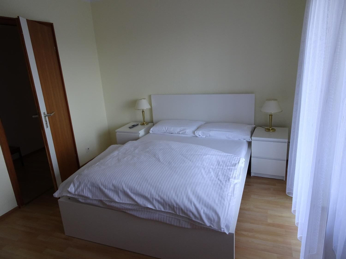 Bedroom 4, Hotel - Pension Schlossgarten, Kaiserslautern