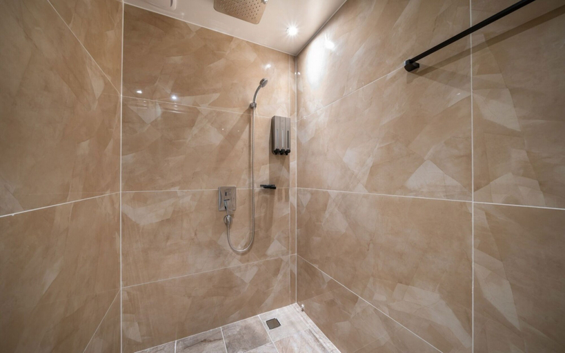 Bathroom 3, Indeokwon Ian Hotel, Anyang