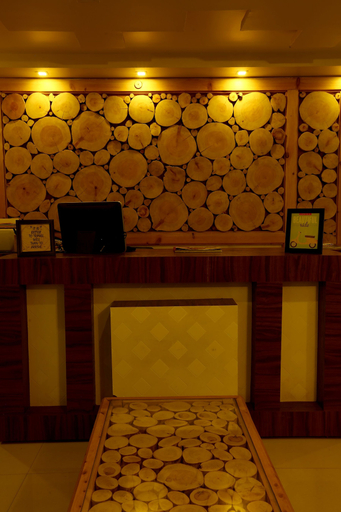 Others 5, Al Woodlands Residency, The Nilgiris