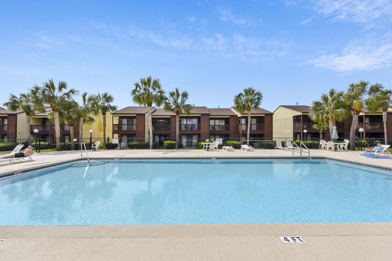 Sport & Beauty 1, Beachwalk by Book That Condo, Bay