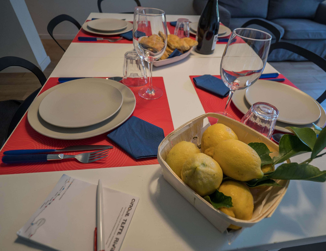 Food & Drinks 5, Scimiscià 2-bedroom Apartment with AC, La Spezia