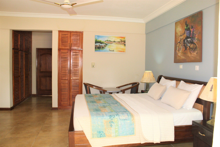 Bedroom 4, Bojo Beach Resort, Ga West