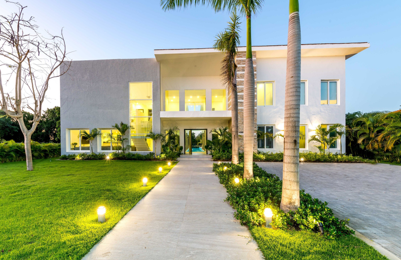 Exterior & Views 2, Ultra Modern Villa with Chef & Maid, Salvaleon de Higuey