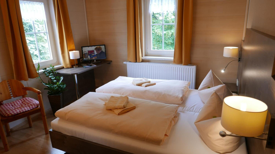 Bedroom 3, Hotel Dachsbaude & Kammbaude, Mittelsachsen