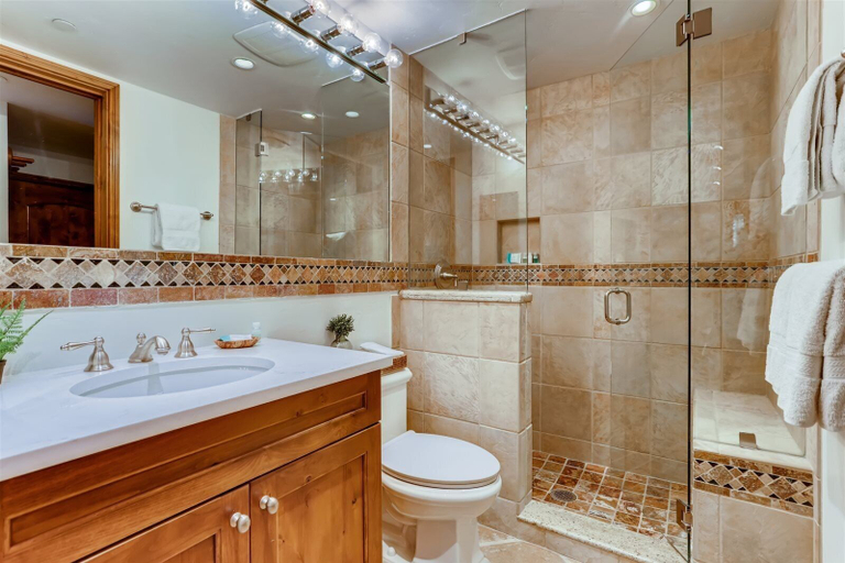 Bathroom 4, Village Center Condo 4J, Eagle