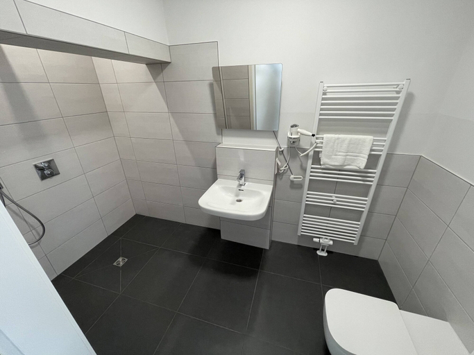 Bathroom 5, IQ Hotel, Region Hannover