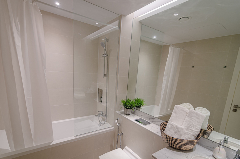 Bathroom 2, OSKENA Vacation Homes - La Mer Jumeriah, Dubai