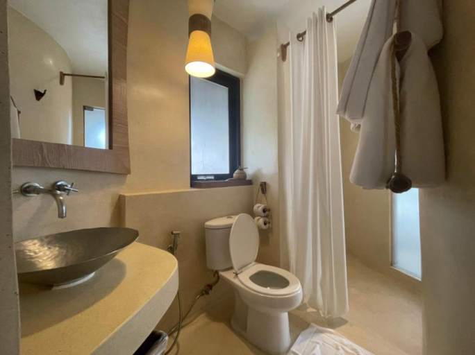 Bathroom 4, AANA Resort & Spa, Koh Chang