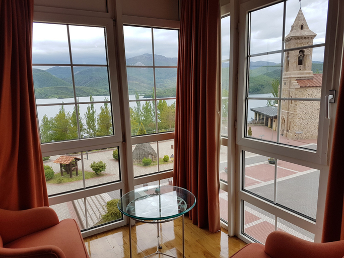 Others 5, Hotel Presa, León