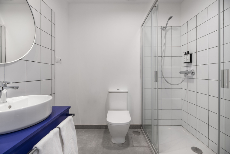 Bathroom 5, Dorma Vigo, Pontevedra