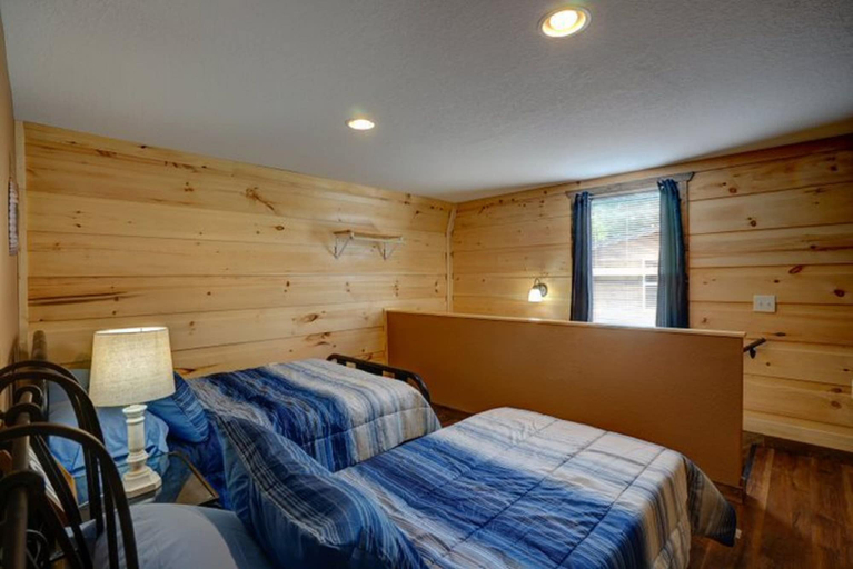 Bedroom 2, Dragon's Nest Mountain View, Graham