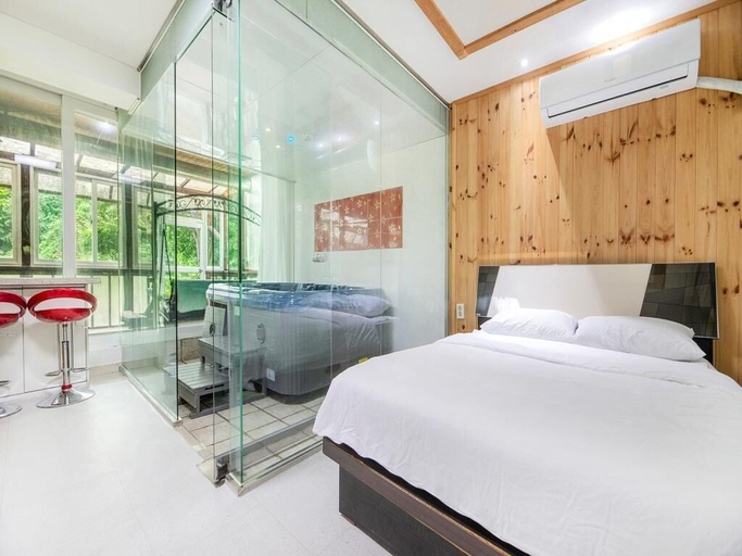 Bedroom 1, Gapyeong Uhnenal Pension, Gapyeong