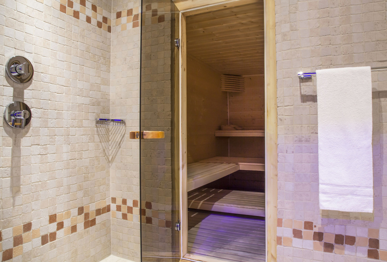 Bathroom 4, Château de Bonmont, Nyon