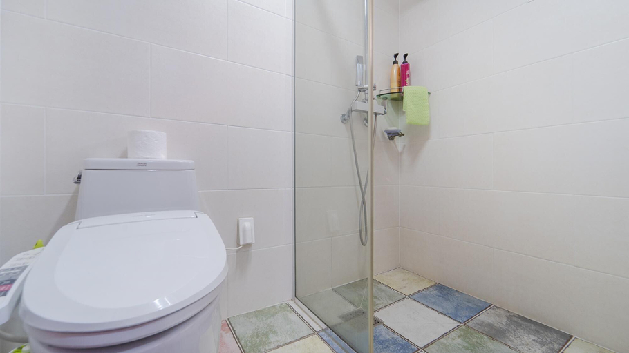 Bathroom 4, Daecheon Swiss Chalet Spa Pension, Boryeong