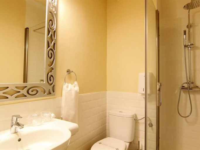 Bathroom 5, Hostal los Castañuelos, Ávila