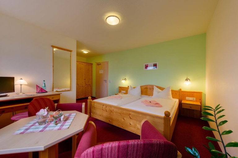 Bedroom 4, Hotel Dachsbaude & Kammbaude, Mittelsachsen