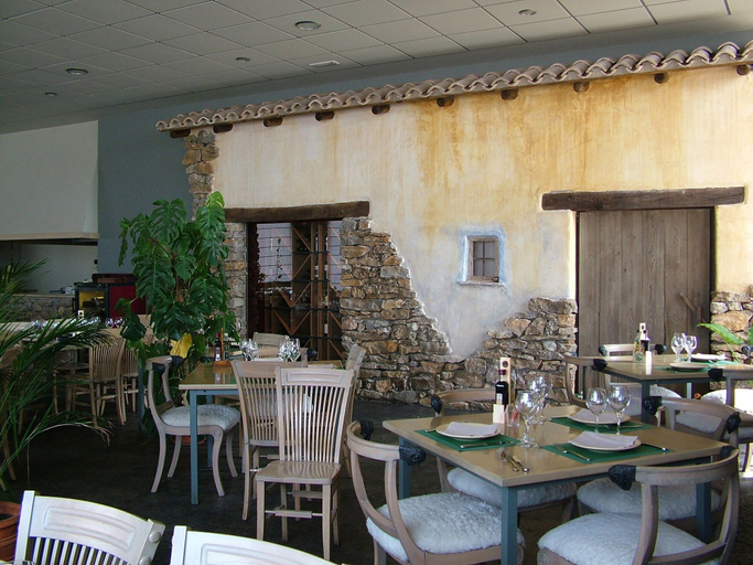 Food & Drinks 5, Puerta de la Serrania, Valencia