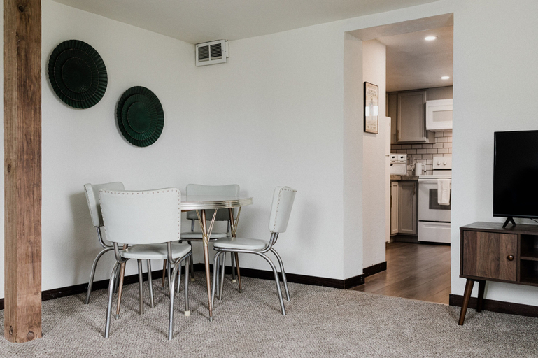 Others, Cozy Local Apartment, Pennington