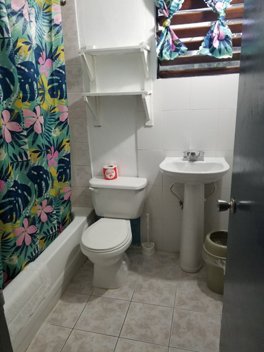 Bathroom, Seascape Apartment
