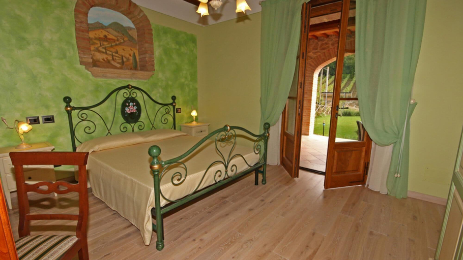 Bedroom 3, Le Terre Di Nunzio 12, Siena