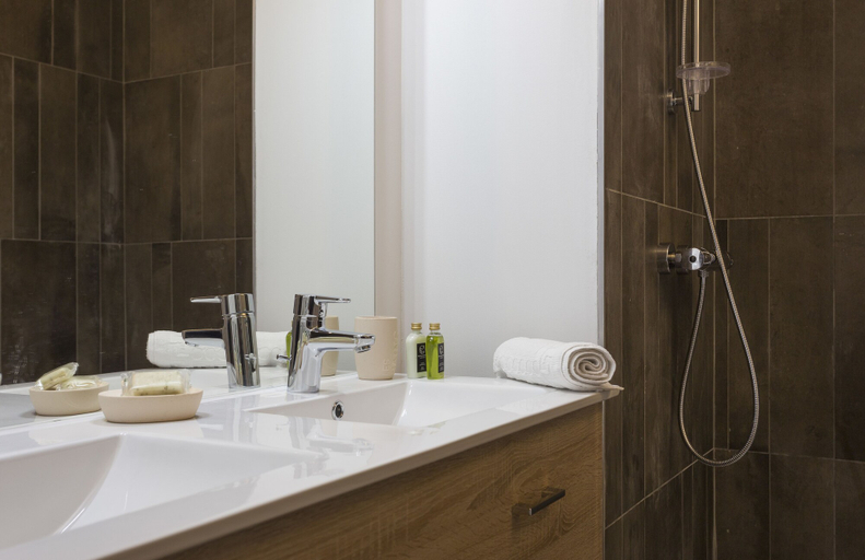 Bathroom 4, Terresens - Le Hameau de Barthélémy, Savoie