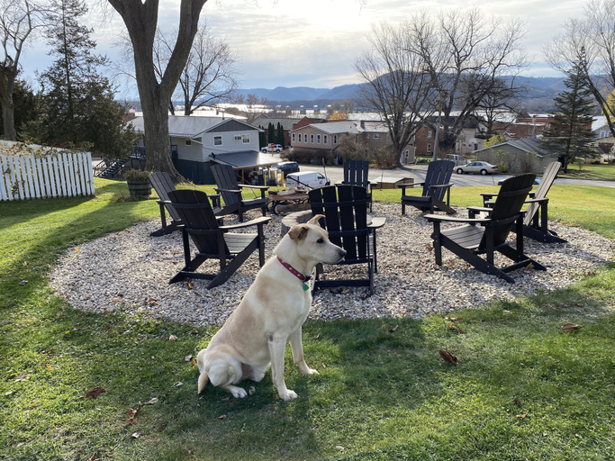 Others 4, Little Bluff Inn, Trempealeau